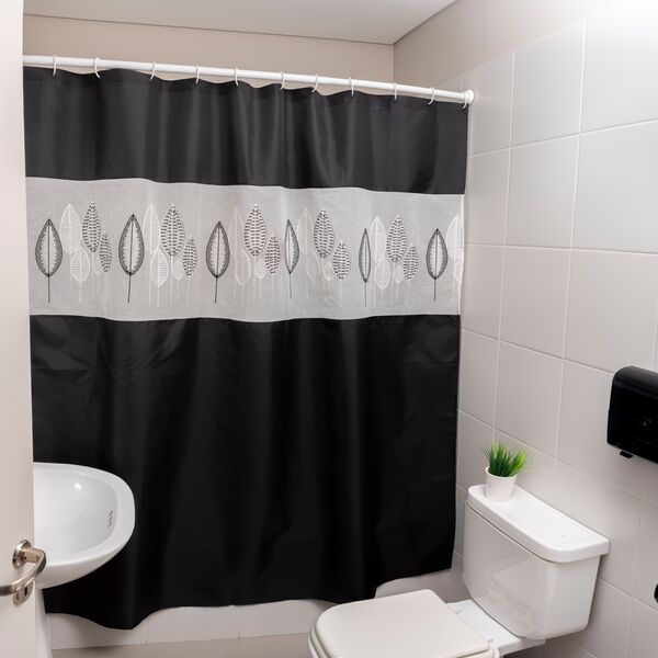 Cortinas de baño: Cómo mantenerlas limpias y libres de hongos