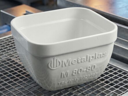 cangilones plasticos inyectados extra reforzados para elevadores de granos de cadenas metalplas