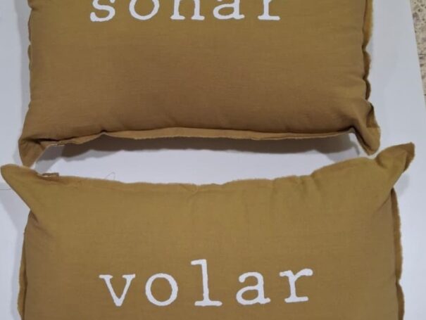 almohadones decorativos, alfombras y cortinas para el hogar en carlos habelrih, productos para ambientes modernos y funcionales