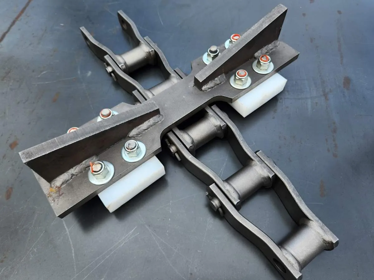 Accesorios industriales fabricados en UHMW para transportadores Redler y sistemas de arrastre de materiales de Cadenas Metalplas