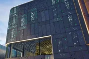 Chapas perforadas decorativas: la tendencia metálica que redefine la arquitectura. Imagen destacada sobre chapas perforadas decorativas. publicada en Noticias Web