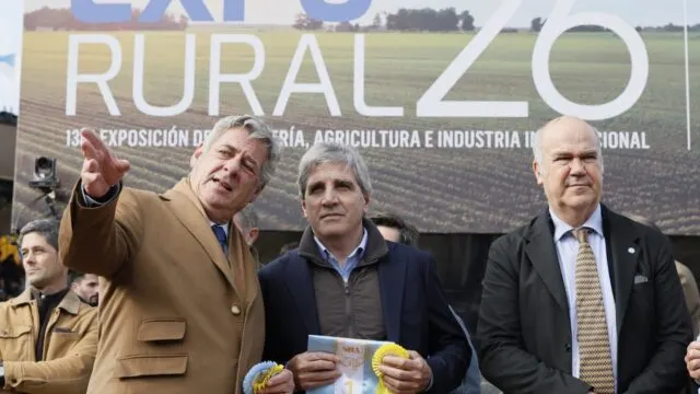 Empresarios argentinos, entre el auge exportador y la ansiedad electoral. Fotografía editorial relacionada con auge exportador argentino. publicada en Noticias Web