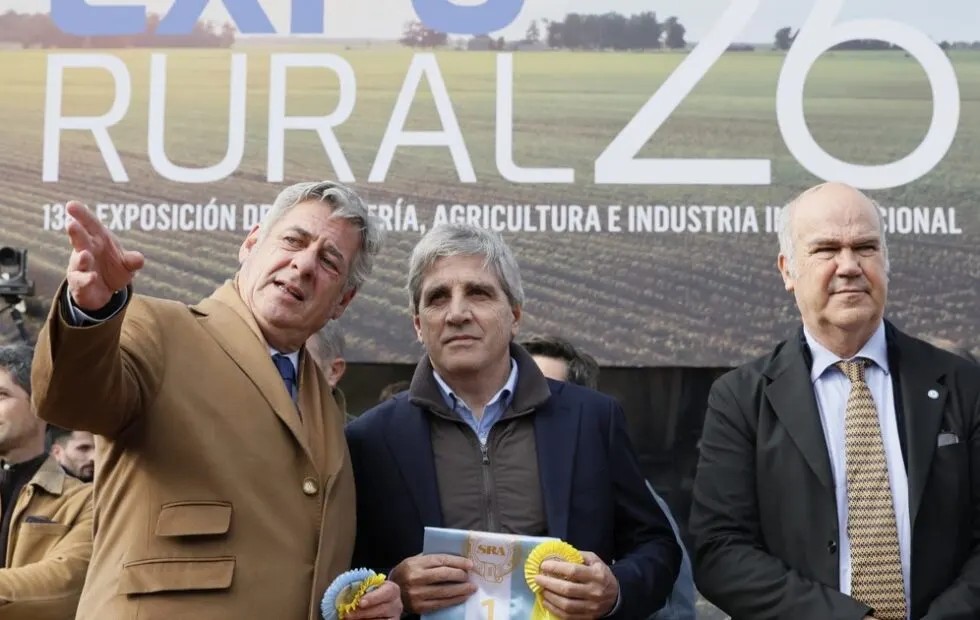Empresarios argentinos, entre el auge exportador y la ansiedad electoral. Fotografía editorial relacionada con auge exportador argentino. publicada en Noticias Web