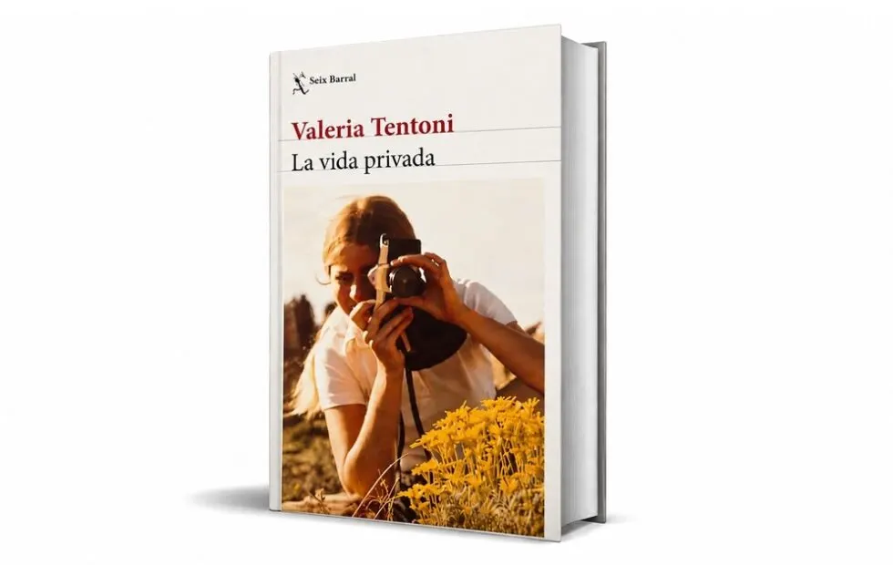 La vida privada”: la novela de Valeria Tentoni que explora los límites entre leer. Fotografía editorial relacionada con La vida privada Valeria Tentoni. publicada en Noticias Web