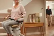 Sillas para escaleras: una alternativa accesible que evita mudanzas innecesarias. Imagen destacada sobre sillas para escaleras. publicada en Noticias Web