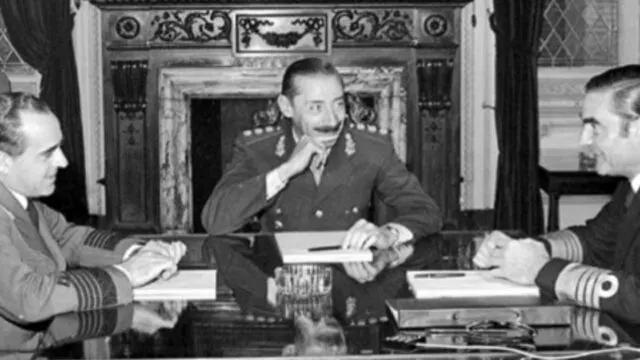 1976: la dictadura argentina, Marte y un mundo en transformación. Fotografía editorial relacionada con 1976 en la Argentina. publicada en Noticias Web