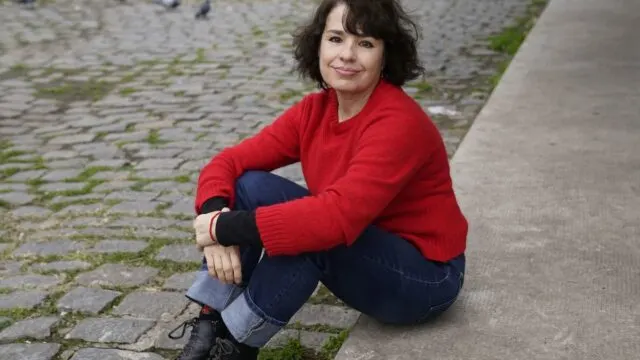 Betina González: “La literatura educa la sensibilidad y desafía los mandatos”. Fotografía editorial relacionada con literatura de Betina González. publicada en Noticias Web