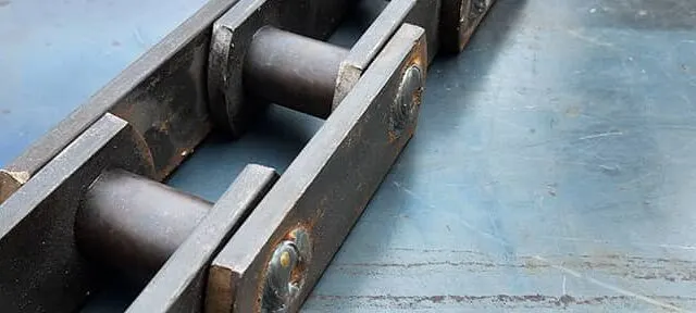 Cadenas para transportadores: cómo elegirlas según cada industria. Imagen destacada sobre cadenas para transportadores. publicada en Noticias Web