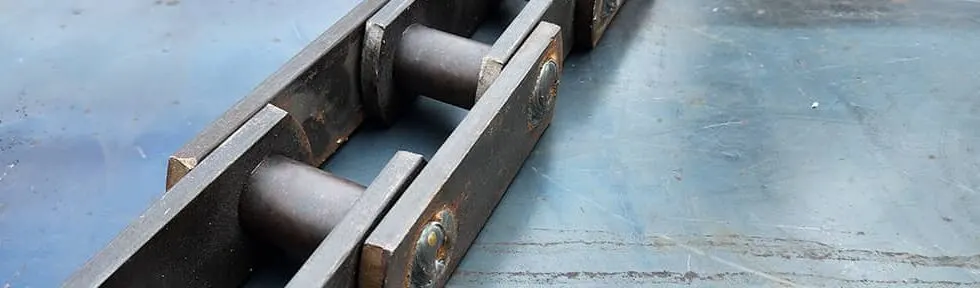 Cadenas para transportadores: cómo elegirlas según cada industria. Imagen destacada sobre cadenas para transportadores. publicada en Noticias Web
