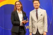 Científica argentina gana un premio de la ONU por transformar cultivos. Fotografía editorial relacionada con Científica argentina gana premio ONU. publicada en Noticias Web