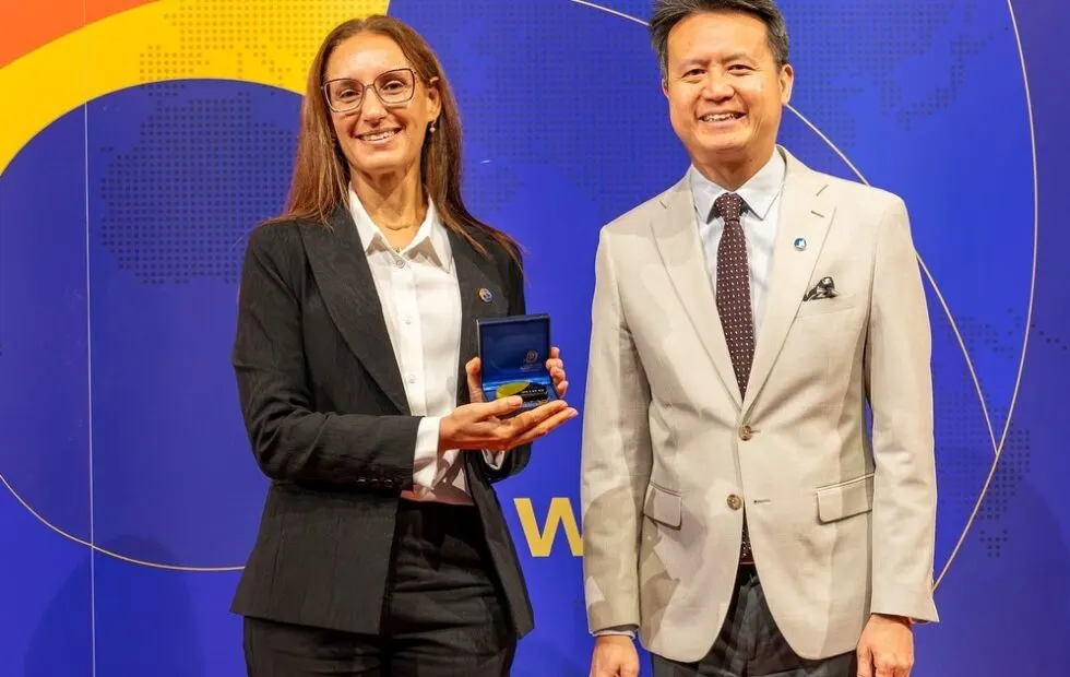 Científica argentina gana un premio de la ONU por transformar cultivos. Fotografía editorial relacionada con Científica argentina gana premio ONU. publicada en Noticias Web