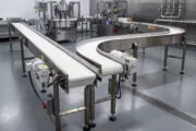 Cinta transportadora industrial: cómo elegirla según cada proceso. Imagen destacada sobre cinta transportadora industrial. publicada en Noticias Web