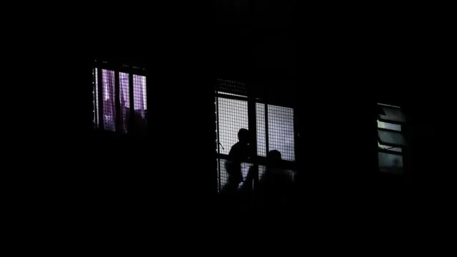 Convivencia entre vecinos: los conflictos cotidianos que ensucian más que el barro. Imagen destacada sobre convivencia entre vecinos. publicada en Noticias Web