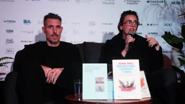 Gentrificación, Ley de Tierras y Malvinas: debate en la Feria de Editores. Fotografía editorial relacionada con Gentrificación y Ley de Tierras. publicada en Noticias Web