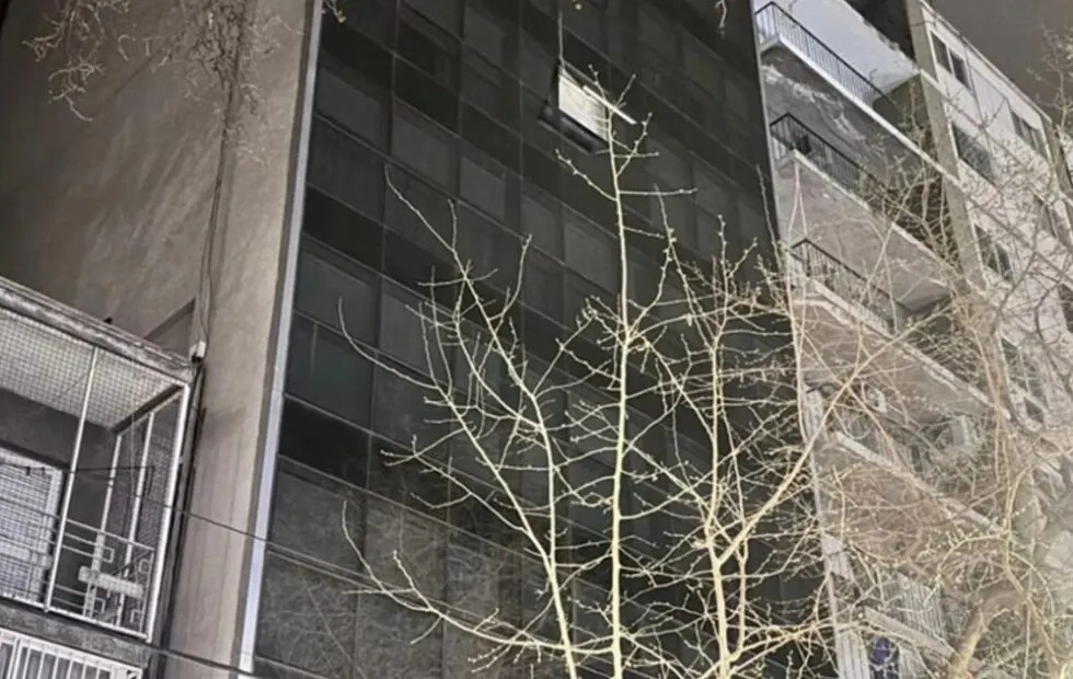 Mendoza: murió una mujer tras caer de un quinto piso y detuvieron a su pareja. Imagen destacada sobre Mendoza. publicada en Noticias Web
