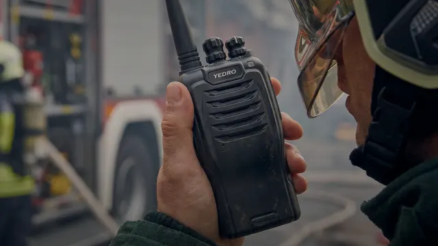 Radios para bomberos y emergencias: cómo elegir equipos confiables. Imagen destacada sobre radios para bomberos. publicada en Noticias Web