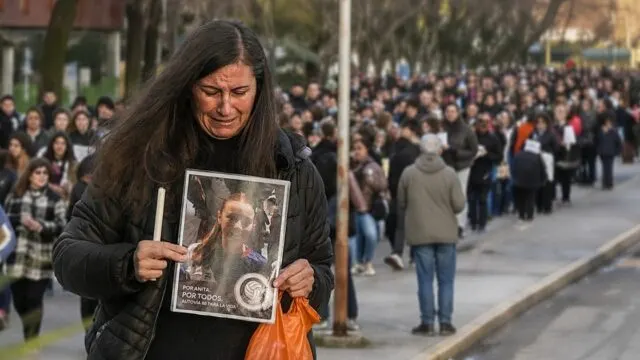 Ruta 88: una madre impulsa la autovía tras la muerte de su hija. Fotografía editorial relacionada con autovía en la Ruta 88. publicada en Noticias Web