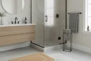 Alfombras de baño antideslizantes: claves para elegir el modelo adecuado. Imagen destacada sobre alfombras de baño antideslizantes. publicada en Noticias Web