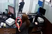 Condenaron a dos cajeros del Banco Nación por sustraer dinero de clientes. Imagen destacada sobre cajeros del Banco Nación. publicada en Noticias Web