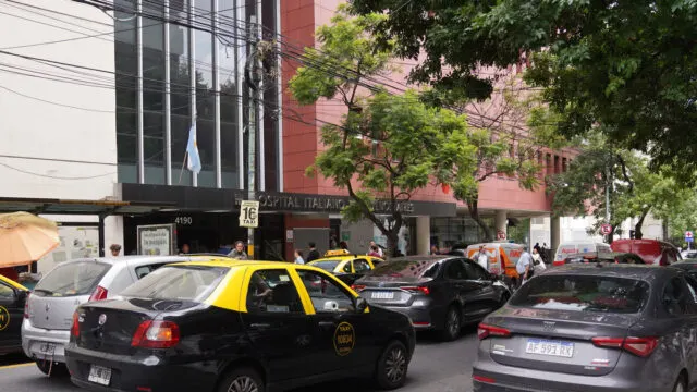 Hospital Italiano deberá indemnizar a una paciente por abuso en la prequirúrgica. Fotografía editorial relacionada con indemnización Hospital Italiano. publicada en Noticias Web