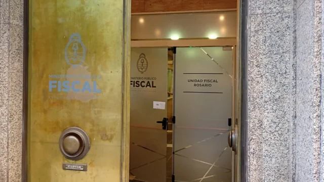 Imputan en Rosario a una partera por presunta supresión de identidad. Fotografía editorial relacionada con supresión de identidad en Rosario. publicada en Noticias Web