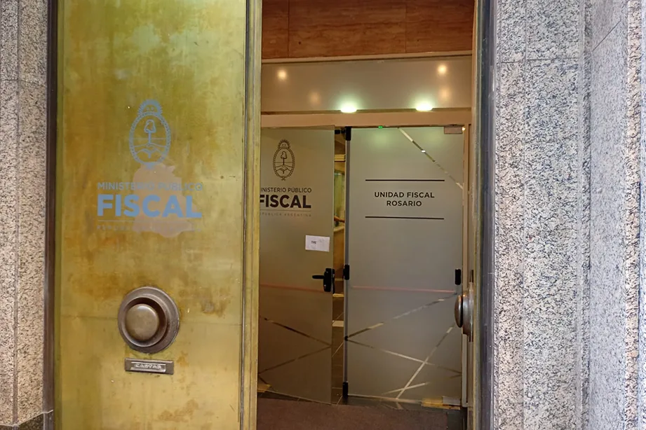 Imputan en Rosario a una partera por presunta supresión de identidad. Fotografía editorial relacionada con supresión de identidad en Rosario. publicada en Noticias Web