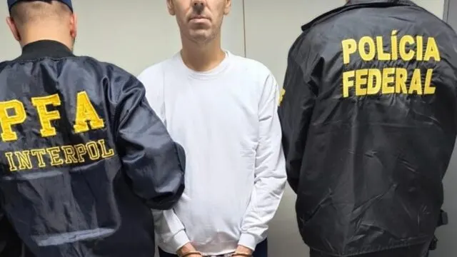 Investigan si un hombre es imputable por la muerte de su padre tras un ataque. Fotografía editorial relacionada con ataque con aceite. publicada en Noticias Web