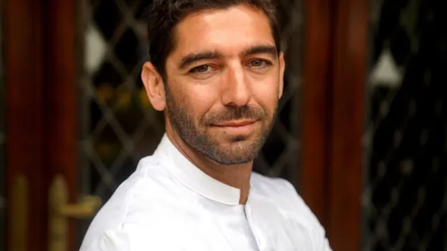 Juan Ventureyra: del lavado de platos a una Estrella Michelin en Mendoza. Fotografía editorial relacionada con chef Juan Ventureyra. publicada en Noticias Web