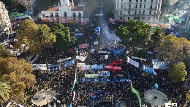 Quinta marcha federal universitaria: fecha, reclamos y tensión por el presupuesto. Imagen destacada sobre marcha federal universitaria. publicada en Noticias Web