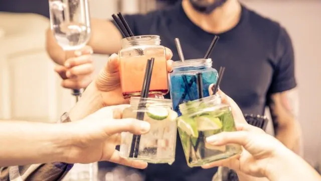 Semaglutida: ¿puede reducir el deseo de beber, fumar o apostar?. Fotografía editorial relacionada con semaglutida y deseo compulsivo. publicada en Noticias Web