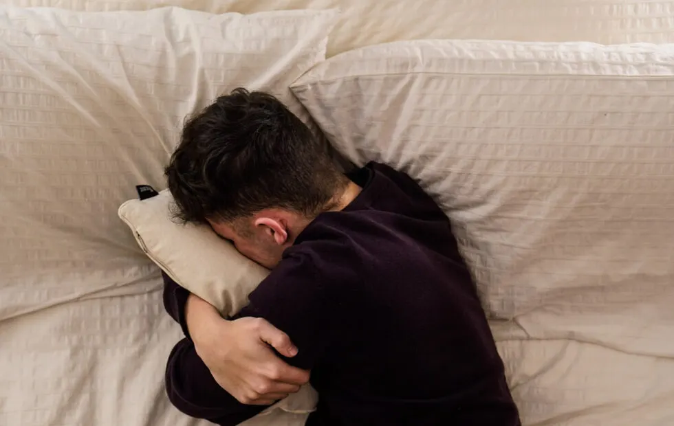Suicidio adolescente: cómo influyen la exclusión social y la crisis económica. Imagen destacada sobre suicidio adolescente. publicada en Noticias Web