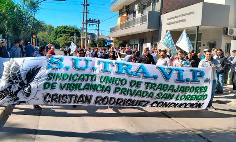 Vigiladores de San Lorenzo protestarán frente a YPF, Axion y Profertil. Imagen destacada sobre vigiladores de San Lorenzo. publicada en Noticias Web