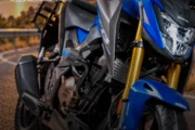 Accesorios para la Honda Twister CB 300F: qué ofrece IRA Racing. Fotografía editorial relacionada con accesorios Honda Twister CB 300F. publicada en Noticias Web