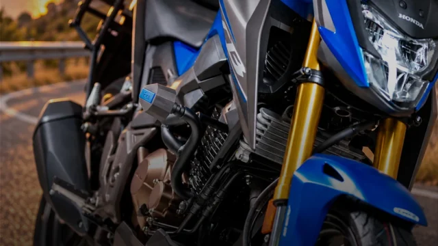 Accesorios para la Honda Twister CB 300F: qué ofrece IRA Racing. Fotografía editorial relacionada con accesorios Honda Twister CB 300F. publicada en Noticias Web