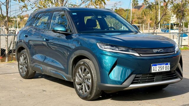 BYD y Chery bajan hasta US$ 3.400 el precio de cuatro SUV. Fotografía editorial relacionada con BYD Chery bajan hasta US$. publicada en Noticias Web