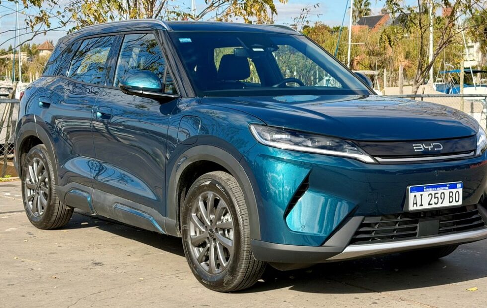 BYD y Chery bajan hasta US$ 3.400 el precio de cuatro SUV. Fotografía editorial relacionada con BYD Chery bajan hasta US$. publicada en Noticias Web