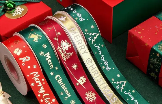 Cintas navideñas: ideas para decorar regalos, hogares y emprendimientos. Imagen destacada sobre cintas navideñas. publicada en Noticias Web