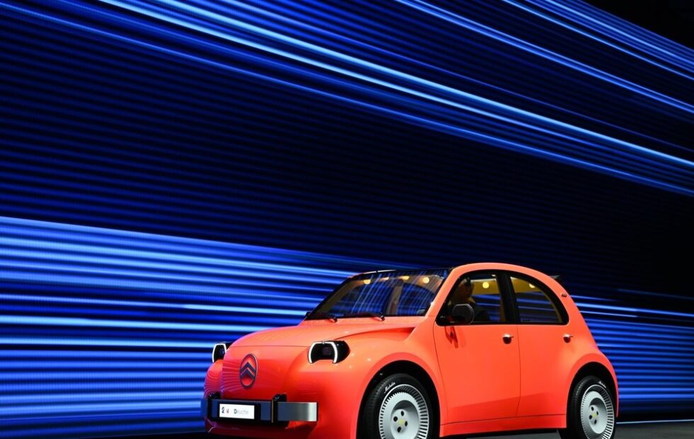 Citroën prepara un nuevo 2 CV eléctrico para 2028. Imagen destacada sobre 2 CV eléctrico. publicada en Noticias Web