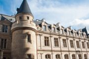 La Conciergerie: de palacio real a prisión de María Antonieta. Fotografía editorial relacionada con Conciergerie de París. publicada en Noticias Web