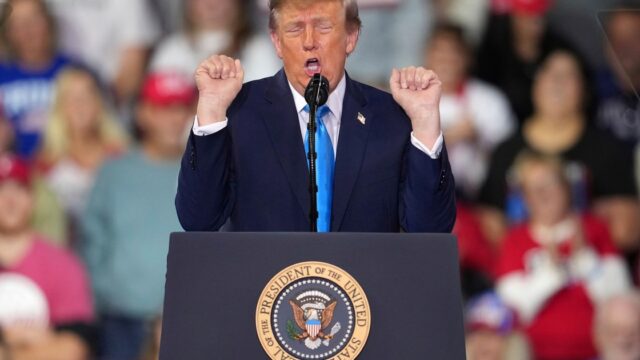 La crítica a Trump por sus videos con IA y su acercamiento a Putin. Fotografía editorial relacionada con crítica a Trump por videos con IA. publicada en Noticias Web