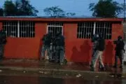 Murió un joven de 19 años tras ingerir una bolsita durante un allanamiento en Posadas. Imagen destacada sobre allanamiento en Posadas. publicada en Noticias Web
