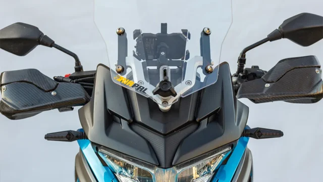 Parabrisas AIRPAL para Voge DS650: qué revisar antes de instalarlo. Fotografía editorial relacionada con parabrisas AIRPAL Voge DS650. publicada en Noticias Web