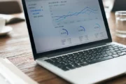 Primeros 90 días de SEO: qué debería entregar una agencia. Imagen destacada sobre primeros 90 días de SEO. publicada en Noticias Web