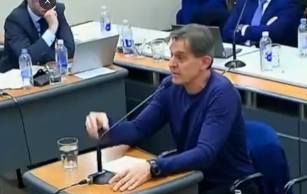 Sobreseen a Lotocki en tres casos de lesiones graves por prescripción. Imagen destacada sobre casos de lesiones graves. publicada en Noticias Web