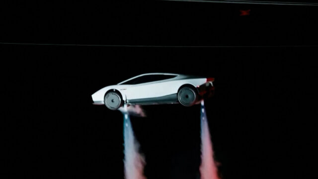 Tesla advierte que la entrega del nuevo Roadster no está garantizada. Fotografía editorial relacionada con contrato del Tesla Roadster. publicada en Noticias Web