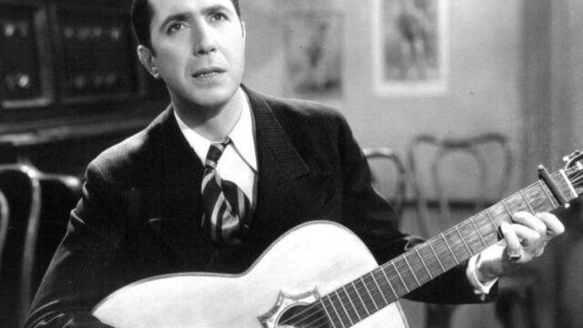 Uruguay declaró el 11 de diciembre Día del Natalicio de Gardel. Fotografía editorial relacionada con natalicio de Carlos Gardel. publicada en Noticias Web